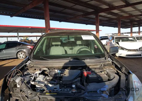 2013 Nissan Rogue S z USA, uszkodzony, nr VIN JN8AS5MV1DW648374